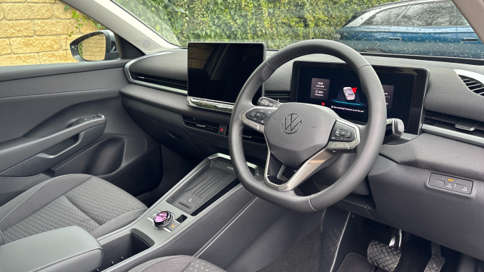 Volkswagen T-Roc 1.5 eTSI Life 5dr DSG Petrol Hatchback - Image 6